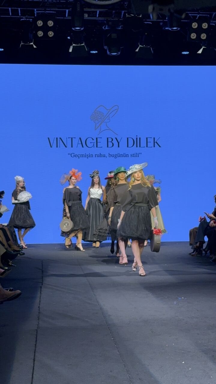 İstanbul Moda Sahnesinde Şapka Şıklığı