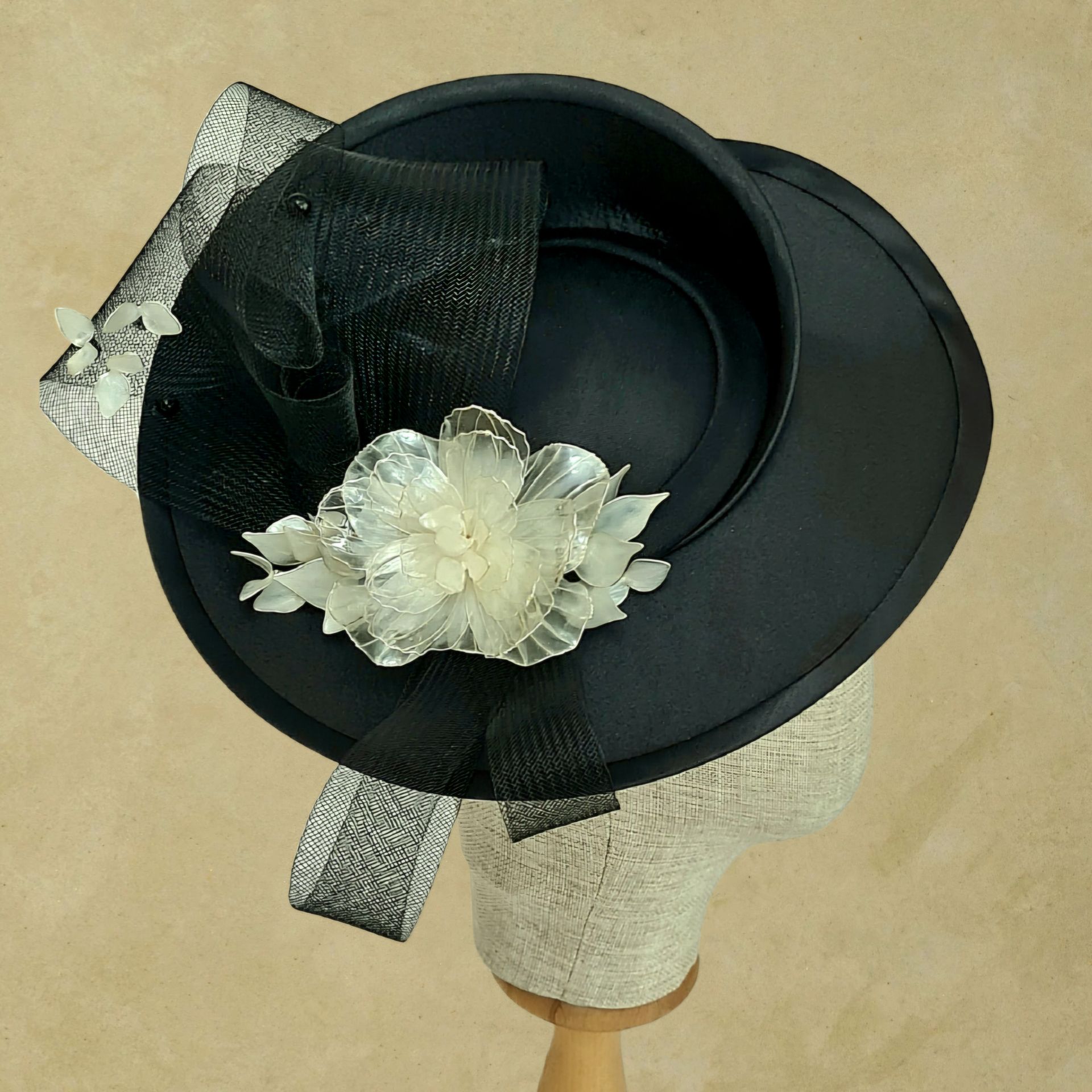 Esta Siyah Renk Vualet 30 cm