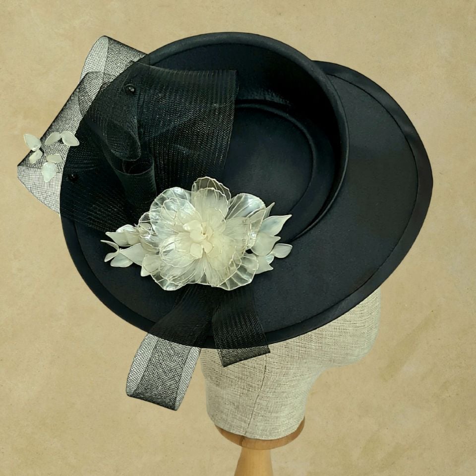 Esta Siyah Renk Vualet 30 cm