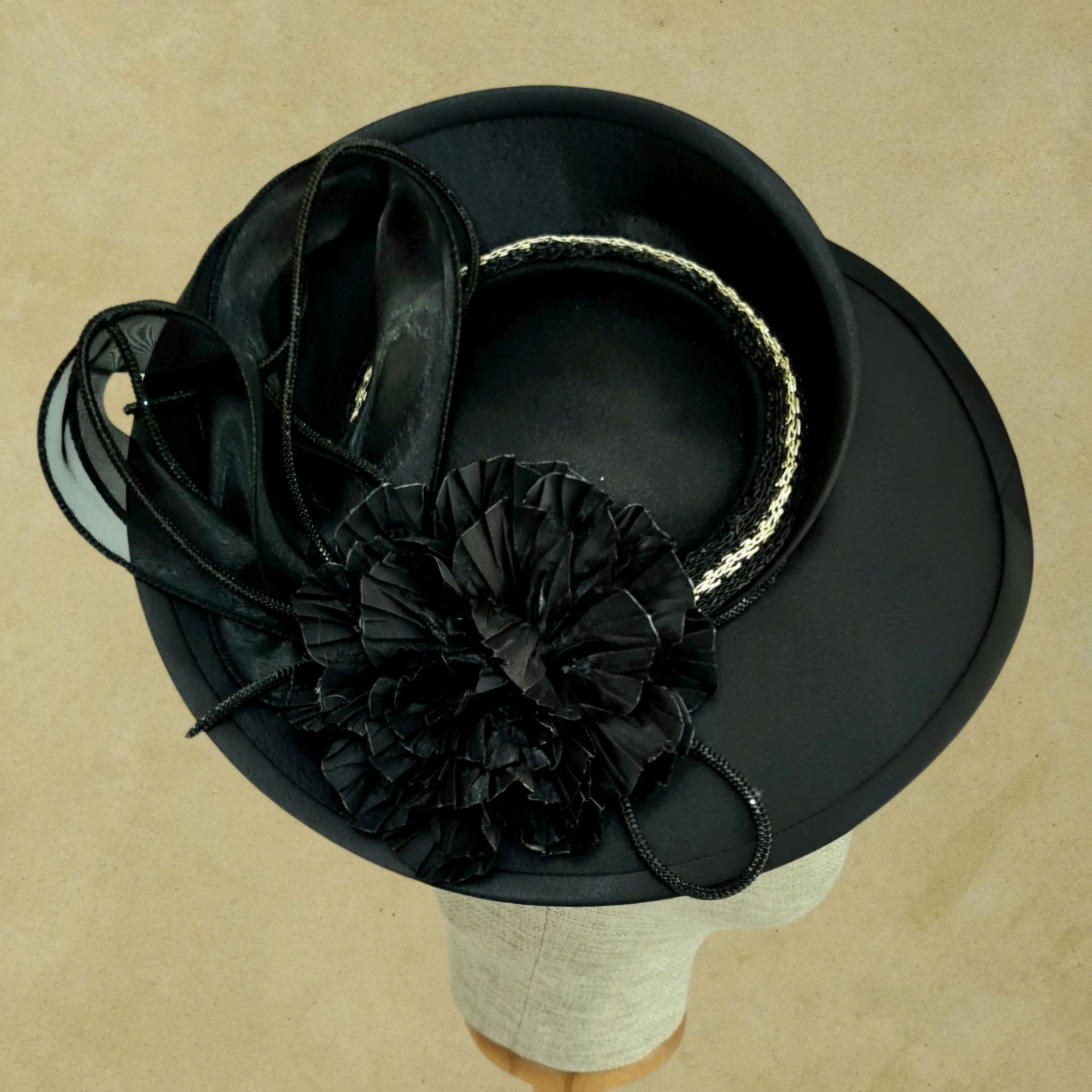 Esta Siyah Renk Vualet 30 cm