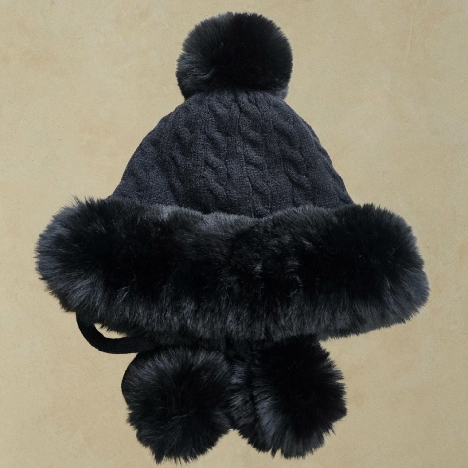 Lona Siyah Renk Ponponlu Şapka