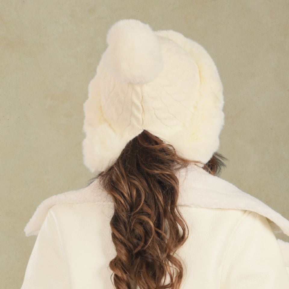 Lona Ekru Renk Ponponlu Şapka