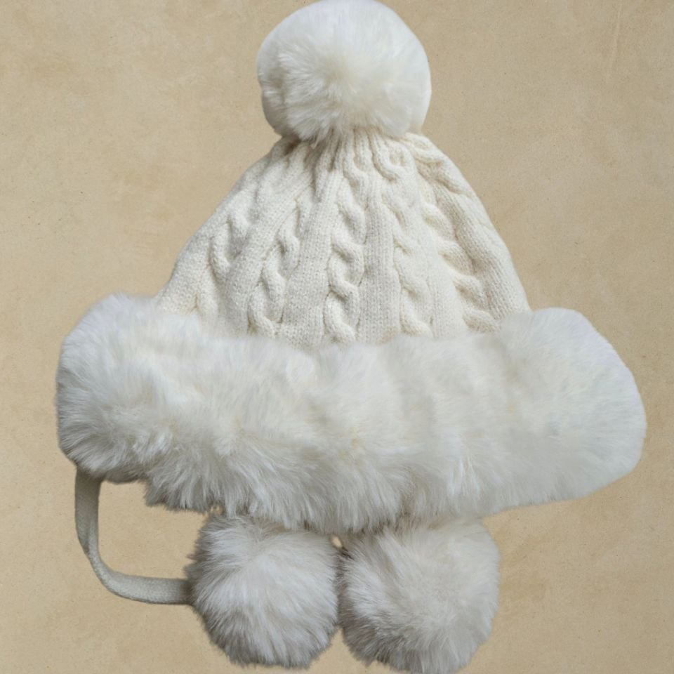 Lona Ekru Renk Ponponlu Şapka