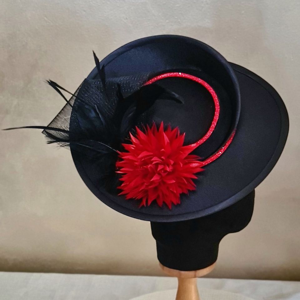 Esta Siyah Renk Vualet 30 cm