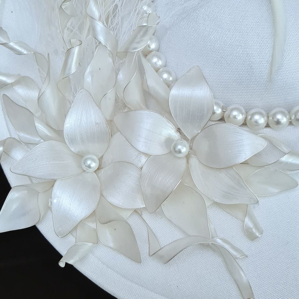 Esta Beyaz Renk Vualet 30 cm