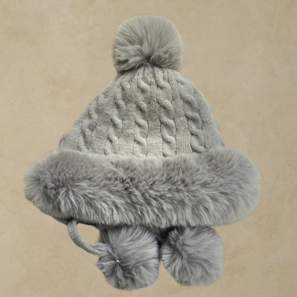 Lona Gri Renk Ponponlu Şapka