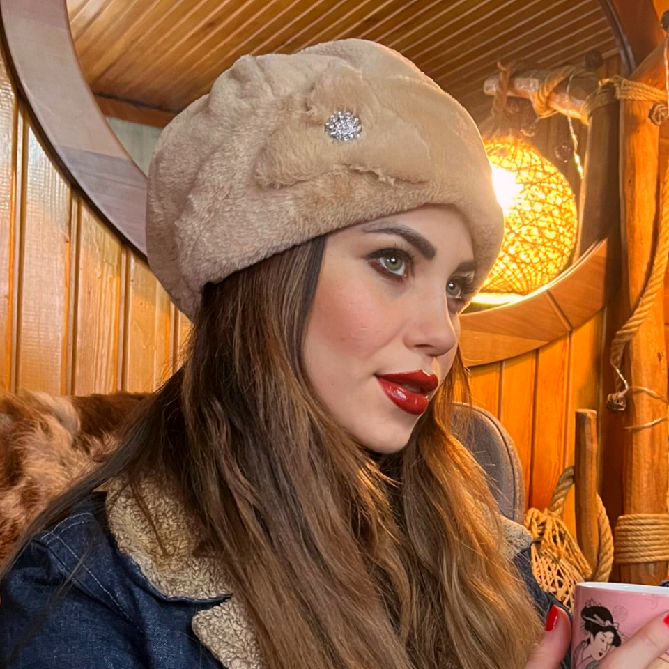 Eleni Camel Renk Peluş Şapka
