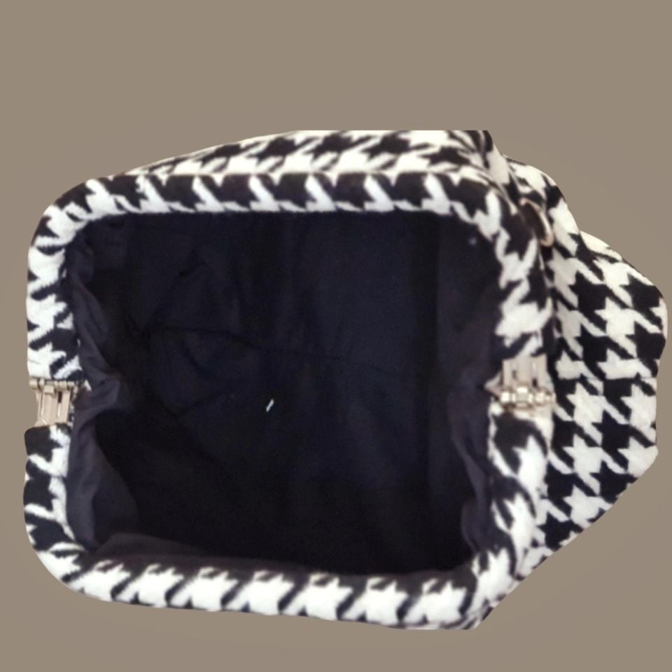 Sardunya Siyah Beyaz Renk Kazayağı Desenli  Kumaş Tasarım Çanta