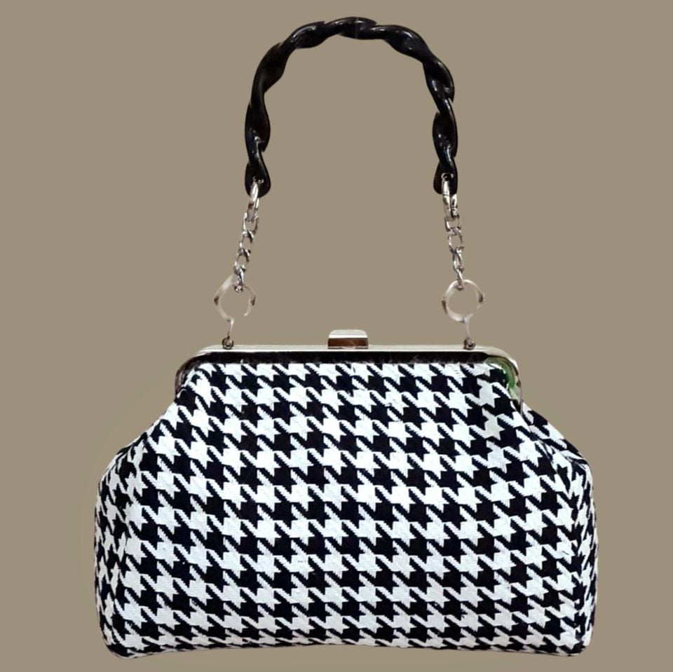 Sardunya Model Siyah Beyaz Renk Kazayağı Desenli  Kumaş Tasarım Çanta