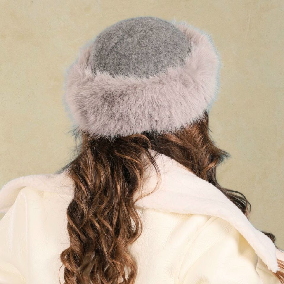 Amy Gri Renk Saf Yün Peluşlu   Şapka