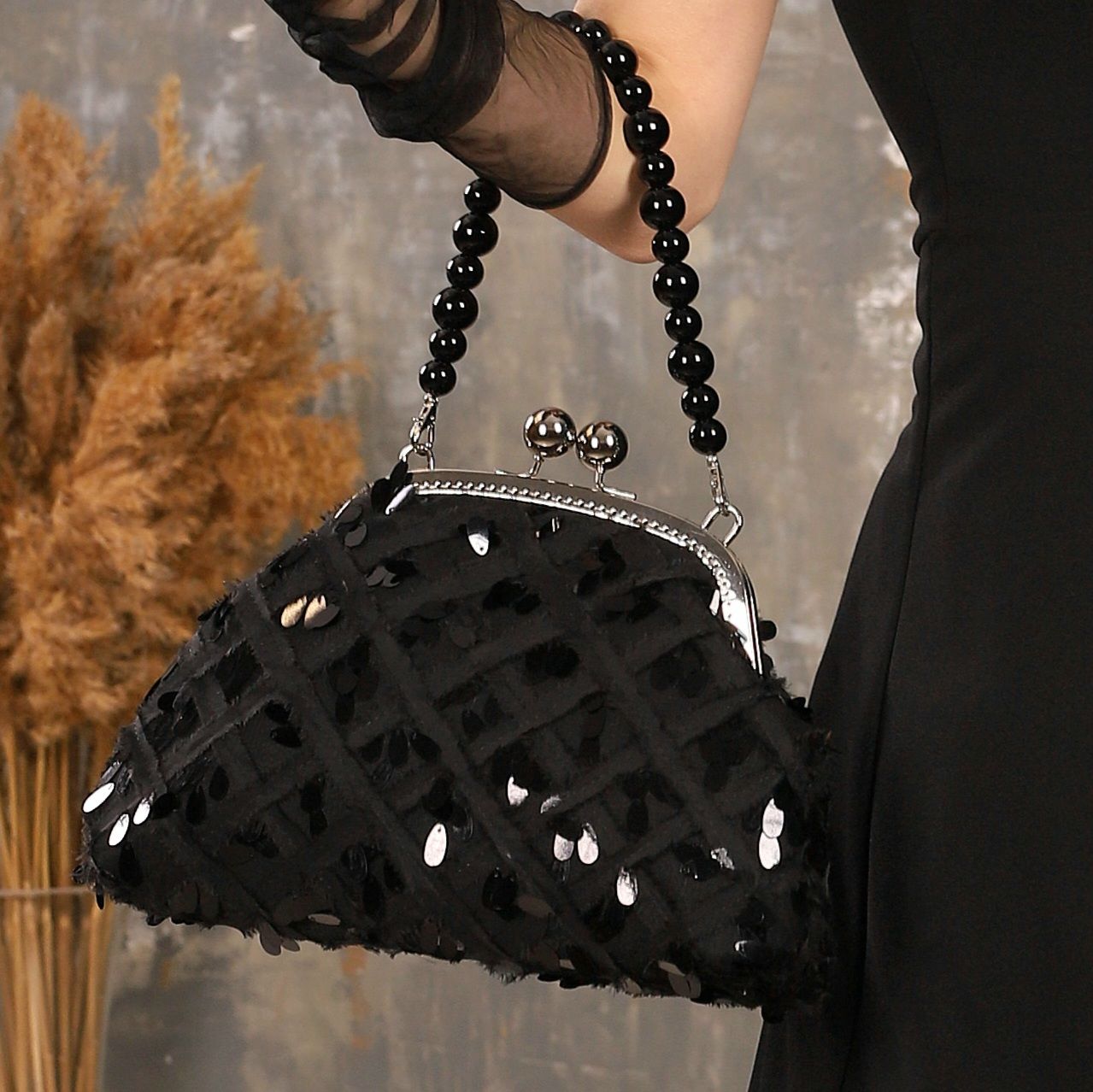 Topuz Model Siyah Renk Brode Payet Kumaş  Tasarım Çanta