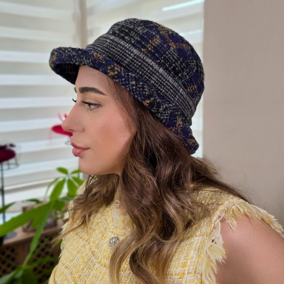 Pamela Lacivert Renk Desenli  Şapka