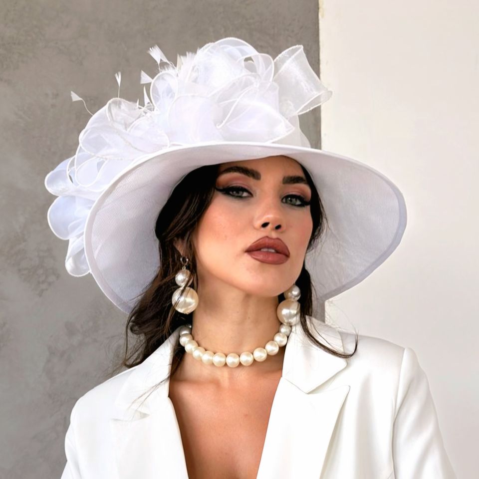 Dawn Beyaz Renk Elegan Şapka 45 cm Özel Şapka Kutulu
