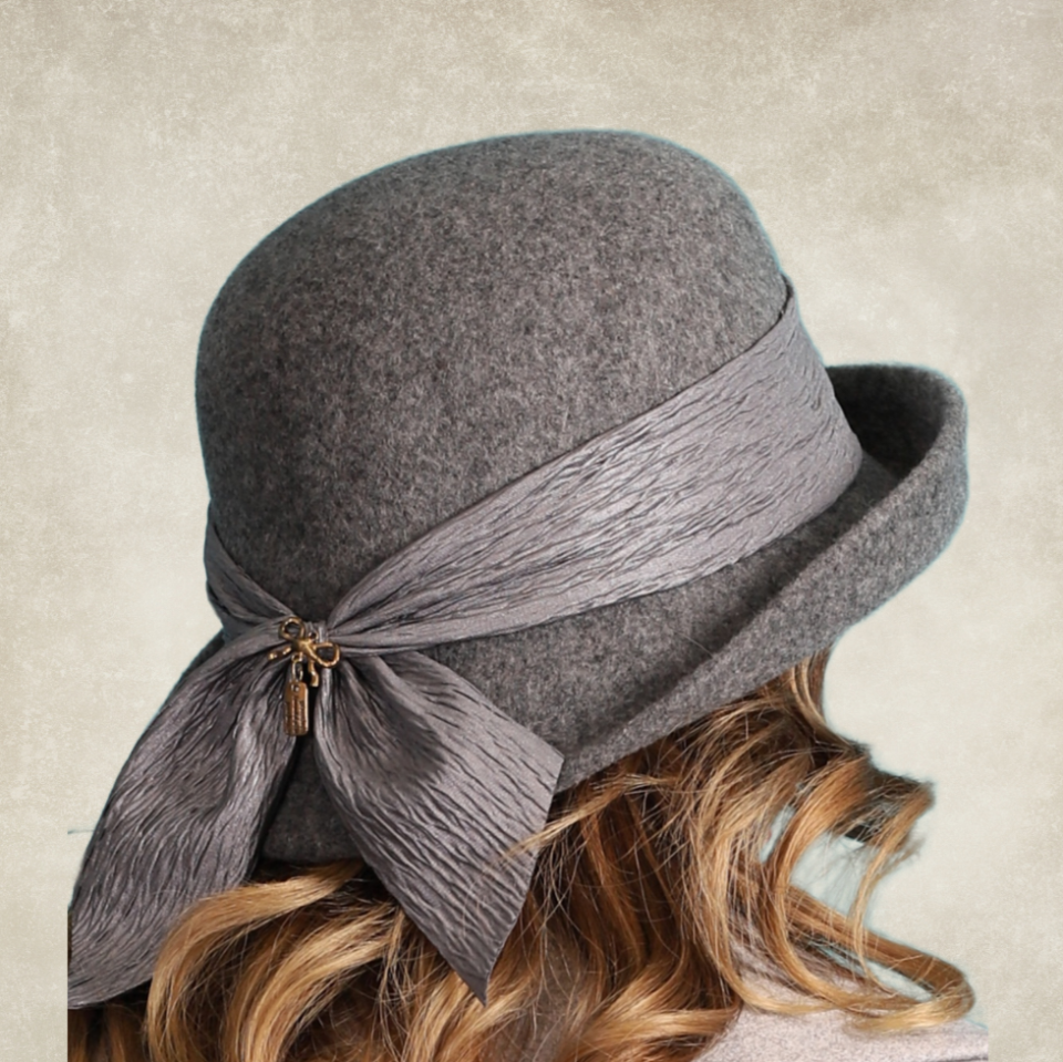Alina Gri Renk Saf Yün Kumaş Şapka