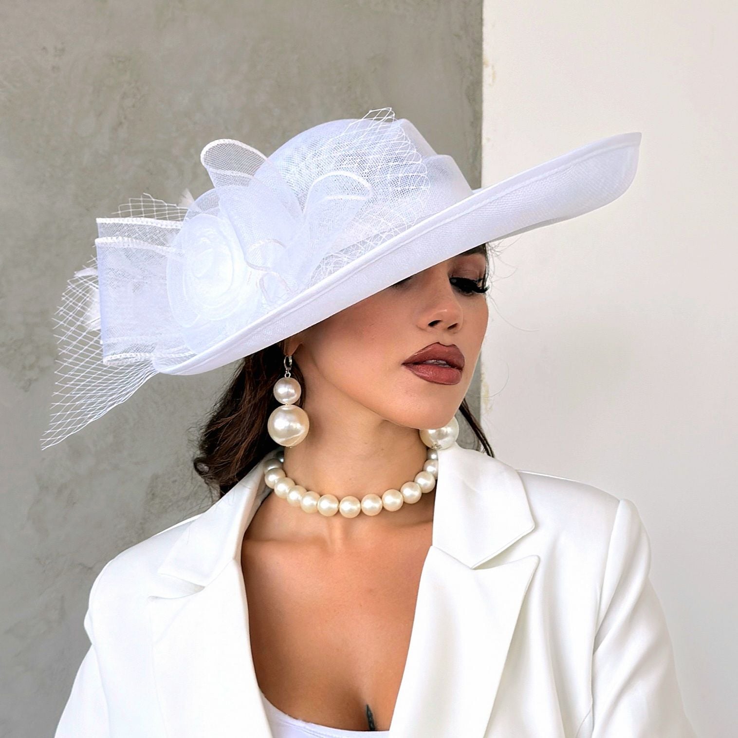 Fallon Beyaz Renk Elegan  Şapka 50 cm