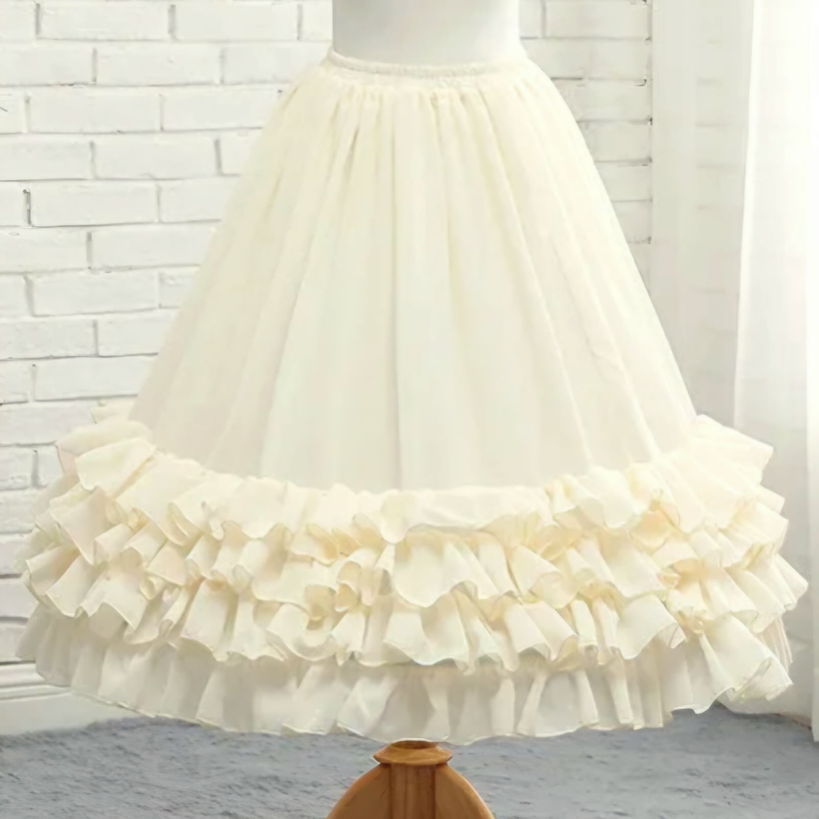Kontes Krem Renk Telli Jüpon Etek 70 cm