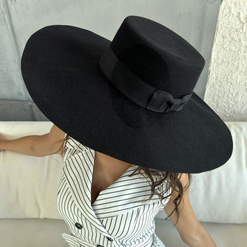 Valencia Derby Model Siyah Şapka 48 cm