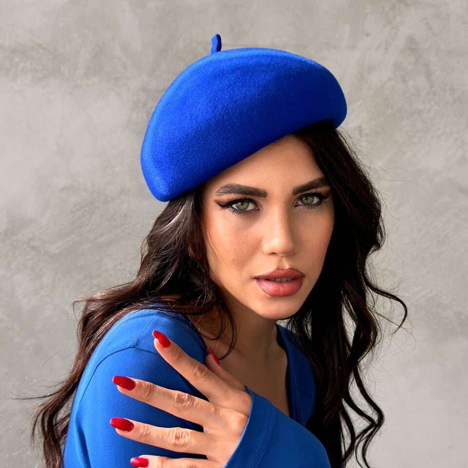 Nomi Saks Mavi Renk Şapka