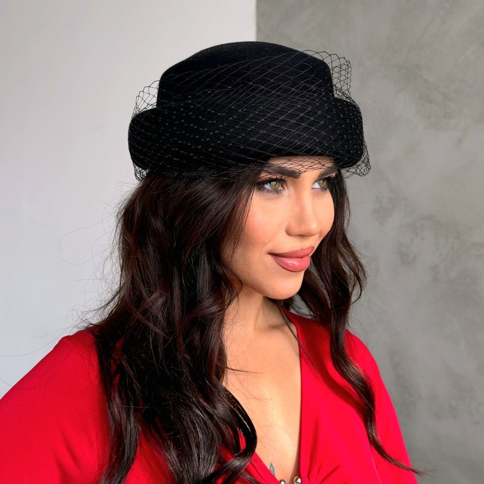 Elina Siyah Renk Şapka