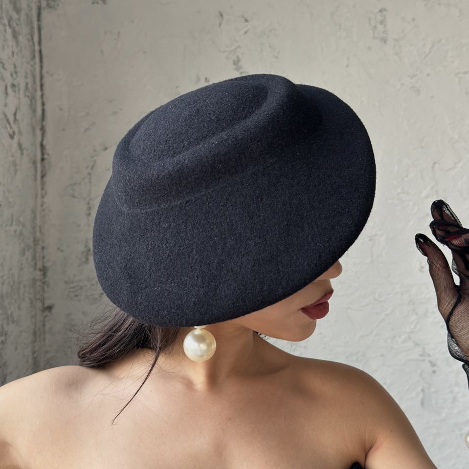 Astrid Siyah Renk Derby Şapka 34 cm