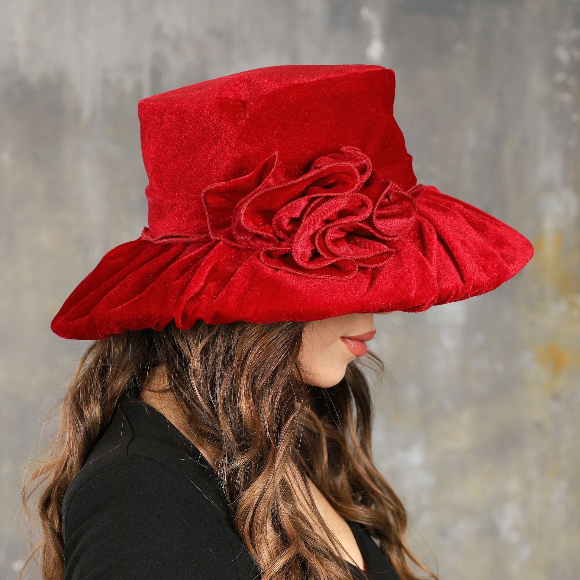 Rebecca Kırmızı Renk Derby  Şapka