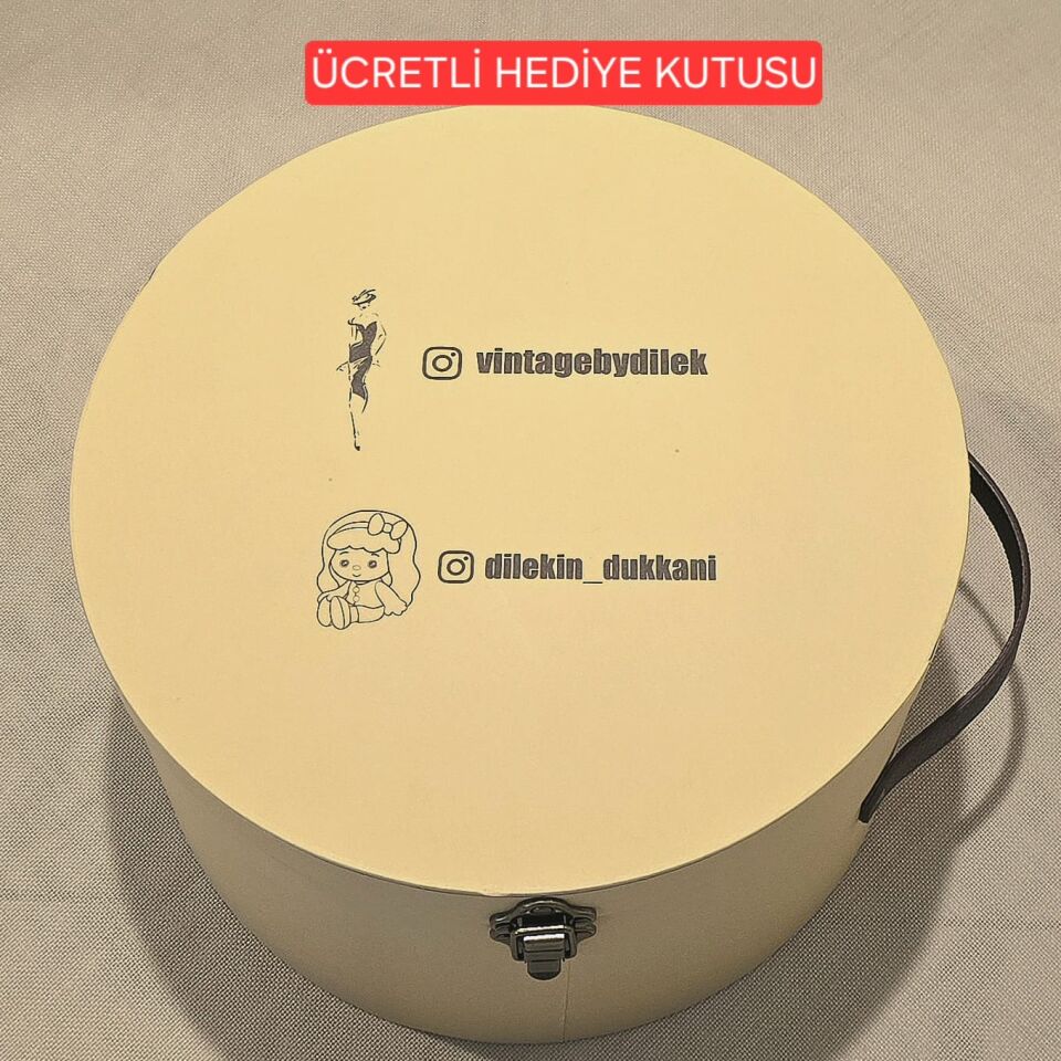 Mathilda Kırmızı Renk Vualet 45 cm Özel Şapka Kutulu