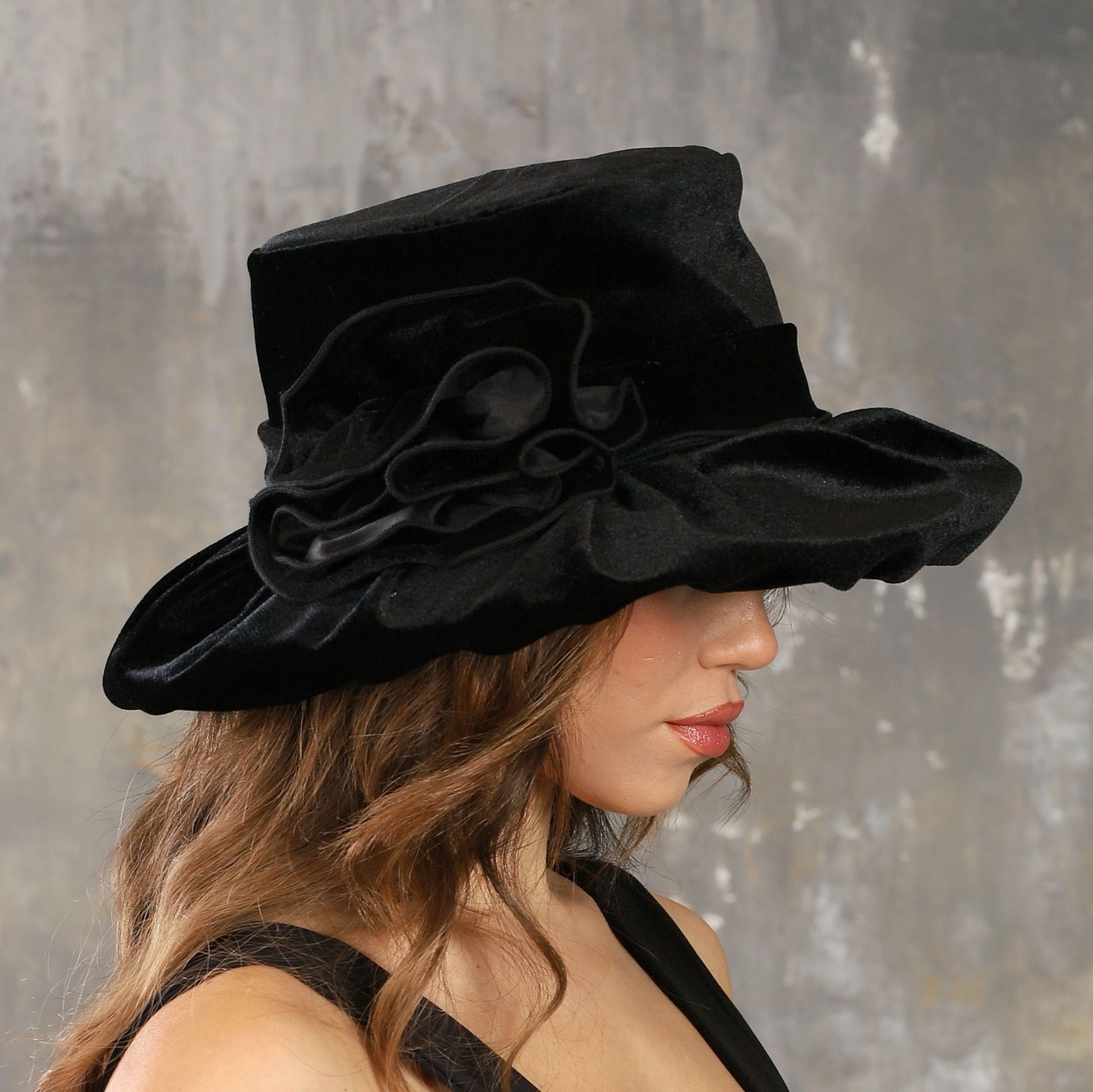 Rebecca Siyah Renk Derby Şapka