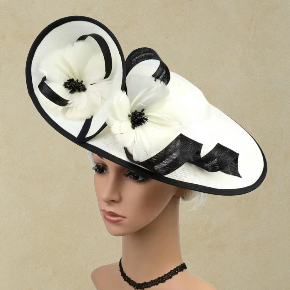 Lilly İnci Beyaz Siyah Vualet Şapka 45 cm
