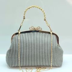 Fiyonk Model Siyah Beyaz Renk Piyedepul Kumaş Tasarım Çanta