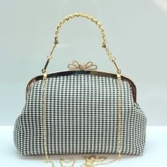 Fiyonk Model Siyah Beyaz Renk Piyedepul Kumaş Tasarım Çanta