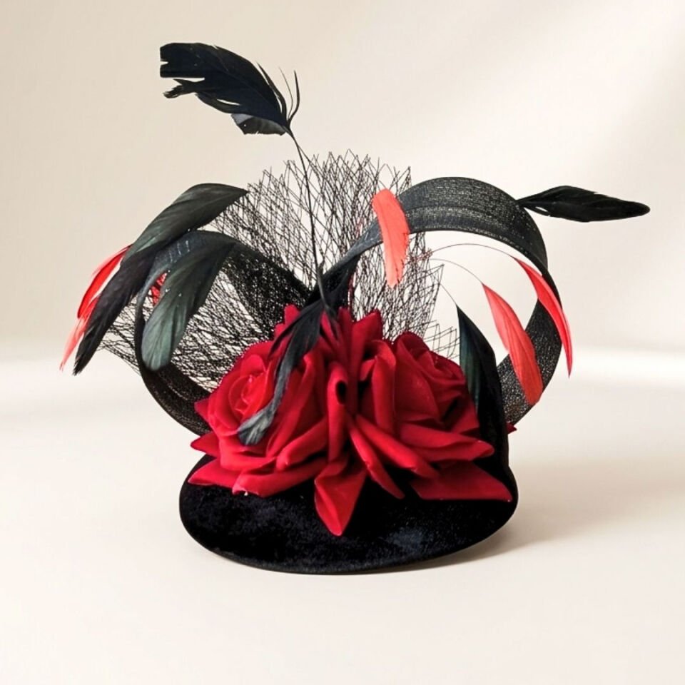 Rose Siyah Kırmızı Renk Vualet Şapka