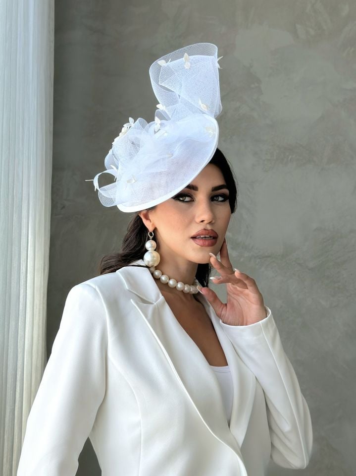 Alanis Beyaz Renk Vualet Şapka 35 cm
