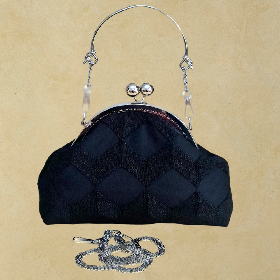 Topuz Model Siyah Renk Dantel Tasarım  Çanta