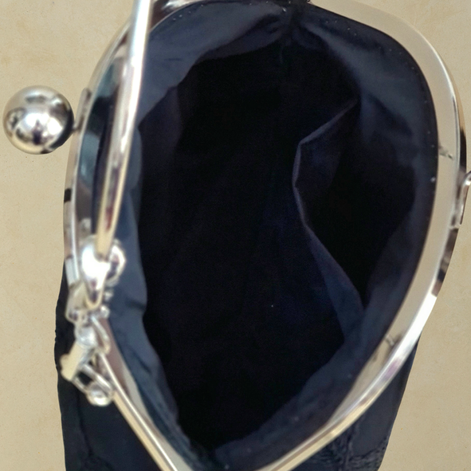 Topuz Model Siyah Renk Dantel Tasarım  Çanta