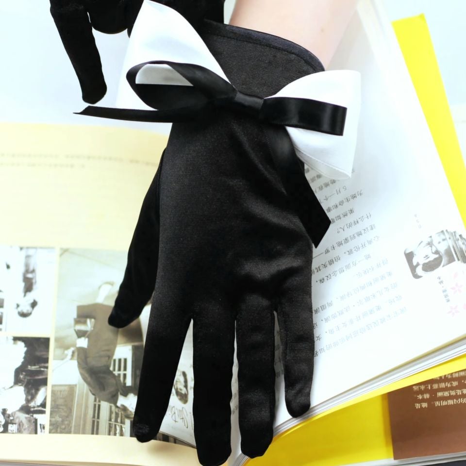 Düşes Siyah Fiyonklu İpek Saten Eldiven