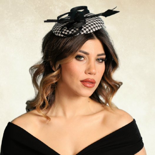 Lilly Siyah Beyaz Kazayağı Desenli Vualet 18 cm