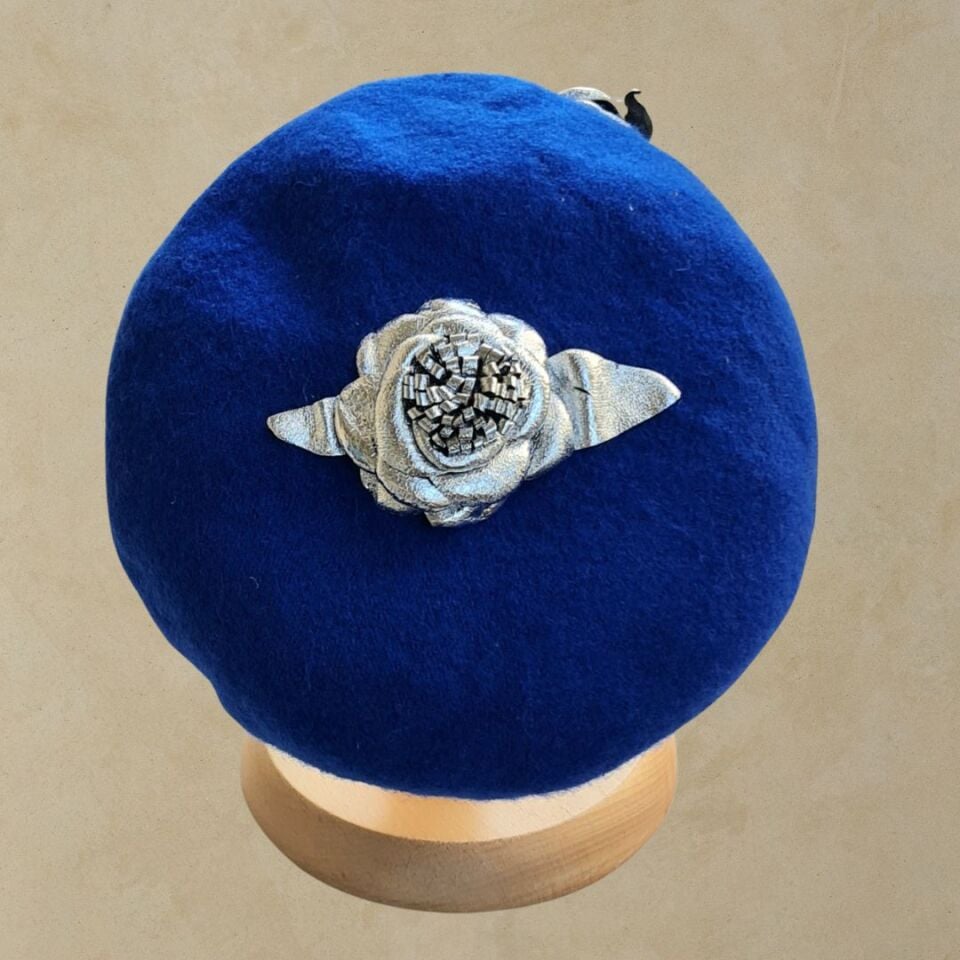 Amata Saks Mavi Renk Ressam Bere