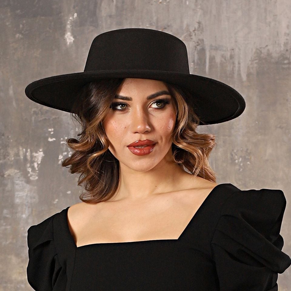 Ruth  Siyah Renk Derby  Şapka 9 cm Kenarlı