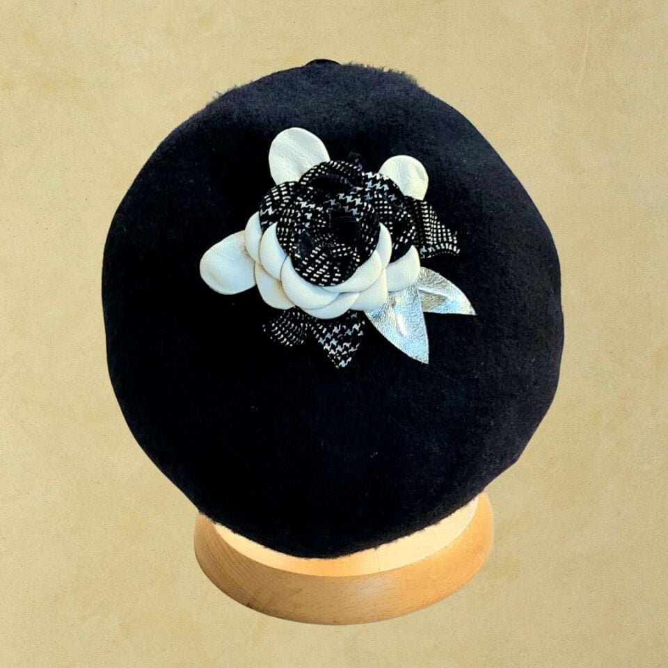 Amata Siyah Renk Ressam Bere Yetişkin Boy