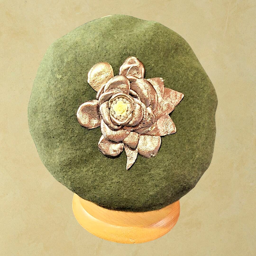 Amata Haki Yeşil Renk Ressam Bere Yetişkin Boy