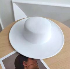 Ruth Beyaz Renk Şapka 7 cm Kenarlı