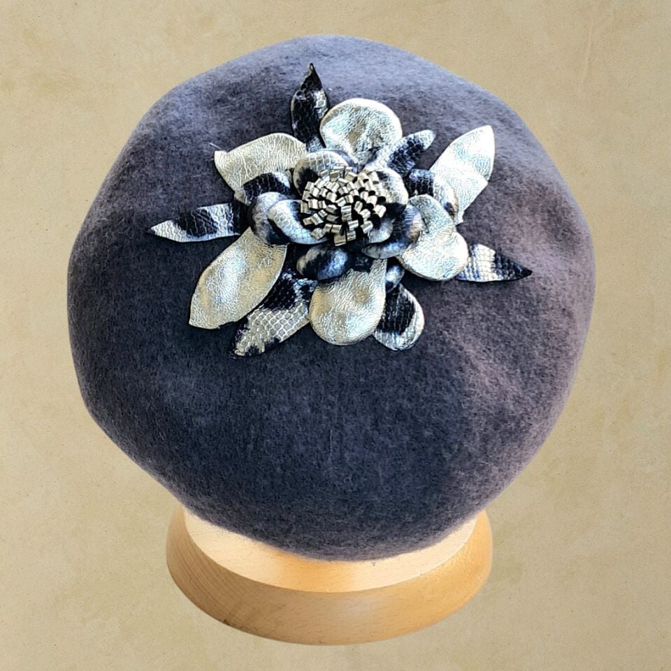 Amata Koyu Gri Renk Ressam Bere Yetişkin Boy