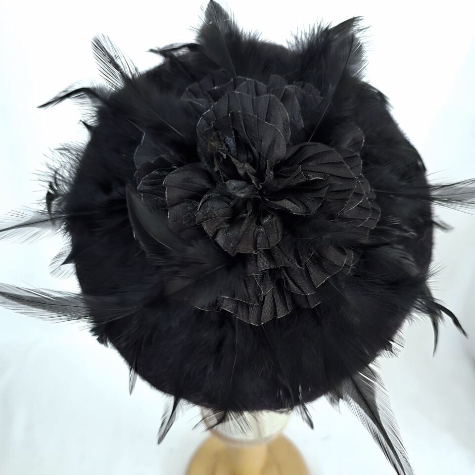 Amata Siyah Renk Ressam Bere Yetişkin Boy