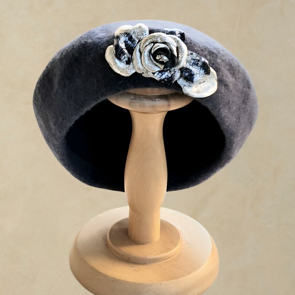 Amata Koyu Gri Renk Ressam Bere Yetişkin Boy