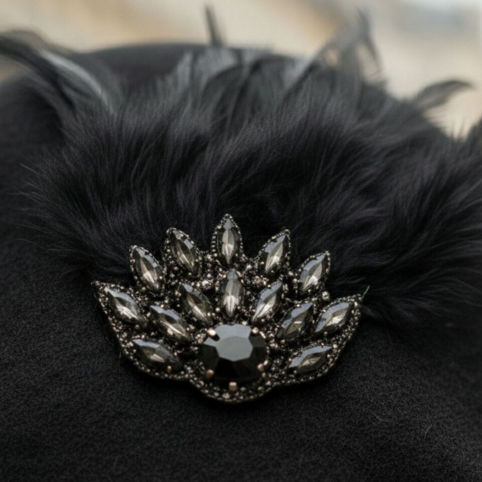 Amata Siyah Renk Ressam Bere Yetişkin Boy S Beden