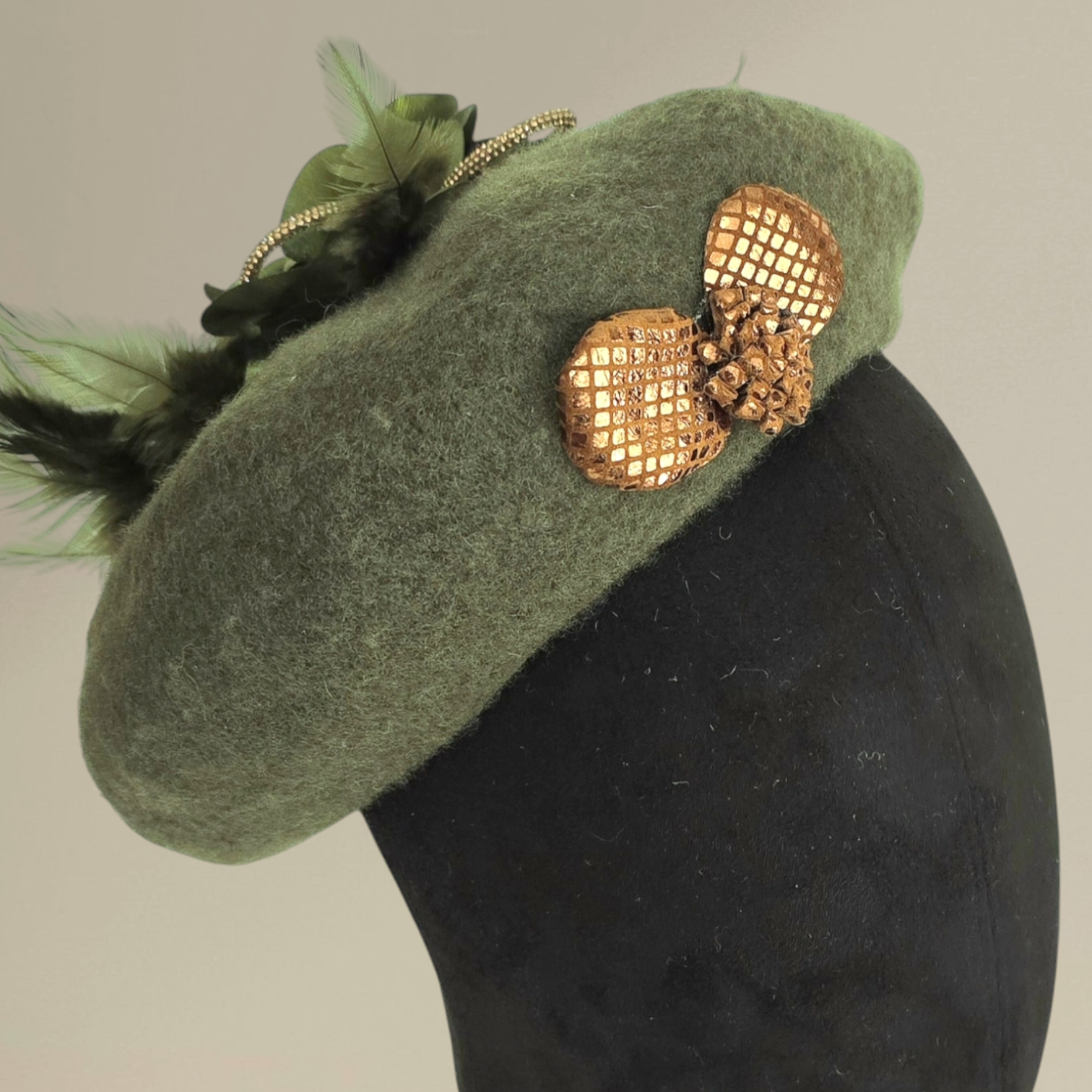 Amata Yeşil Renk Ressam Bere Yetişkin Boy