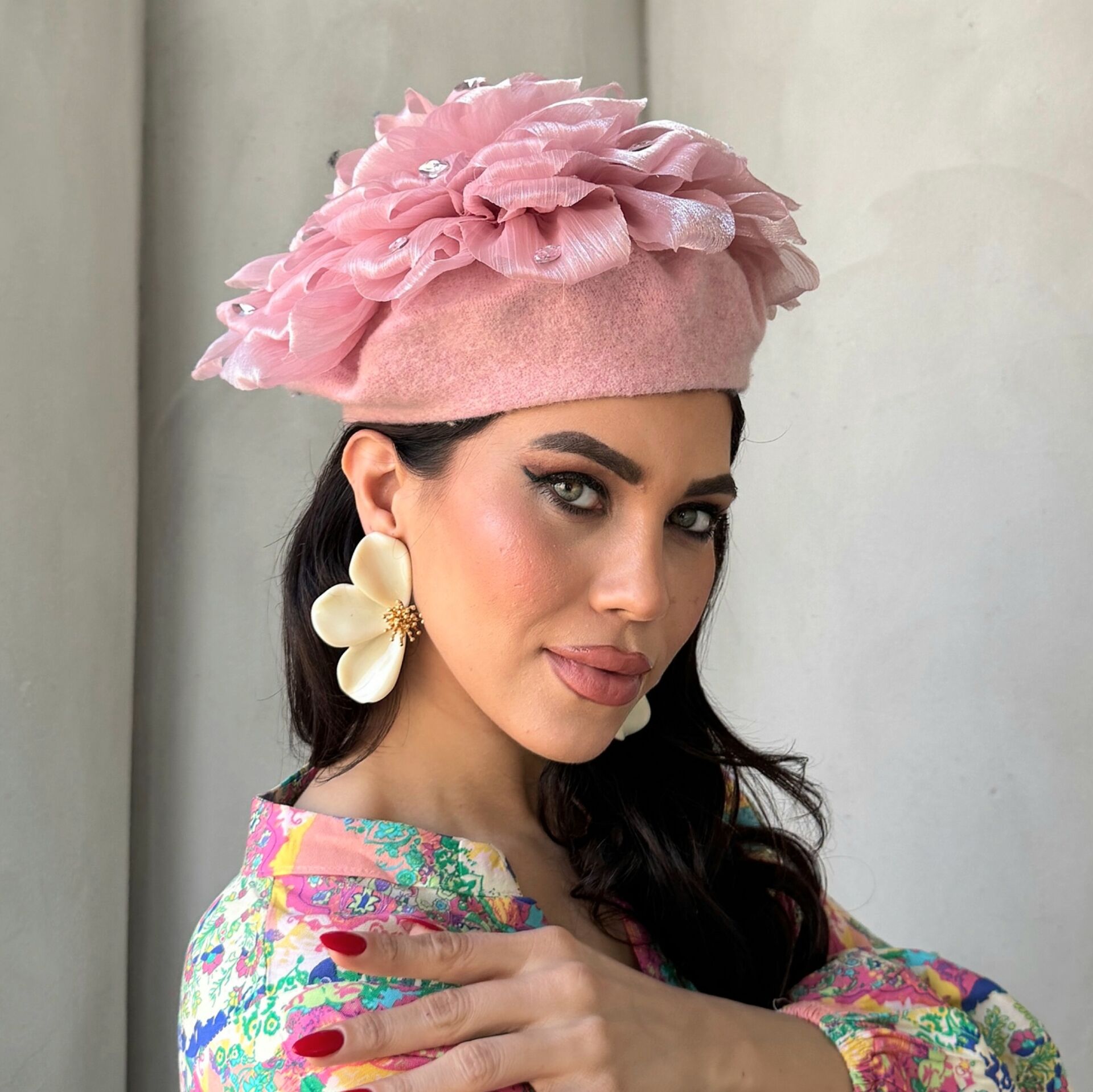 Amata Pembe  Renk Ressam Bere Yetişkin Boy