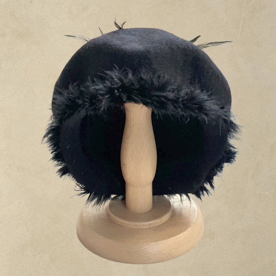 Amata Siyah Renk Ressam Bere 5, 15 yaş