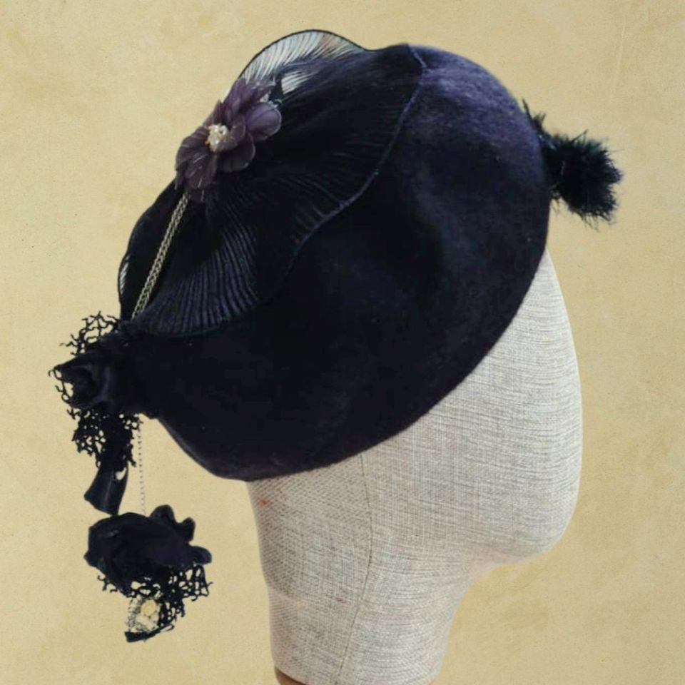 Amata Siyah Renk Ressam Bere Yetişkin Boy