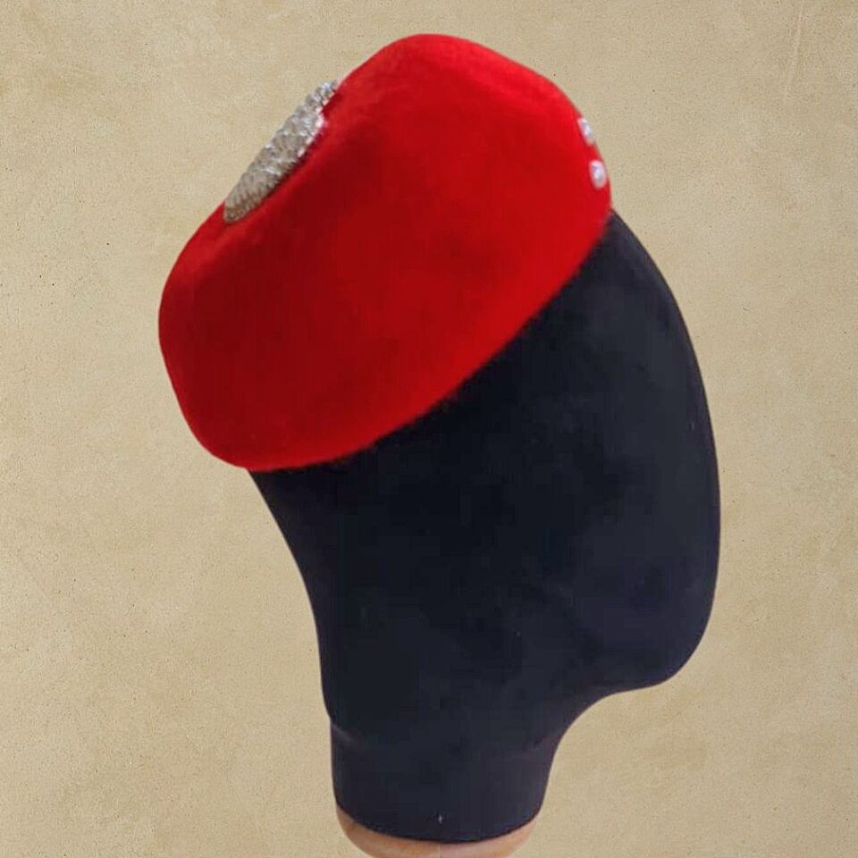 Amata Kırmızı Renk Ressam Bere 5- 15 yaş